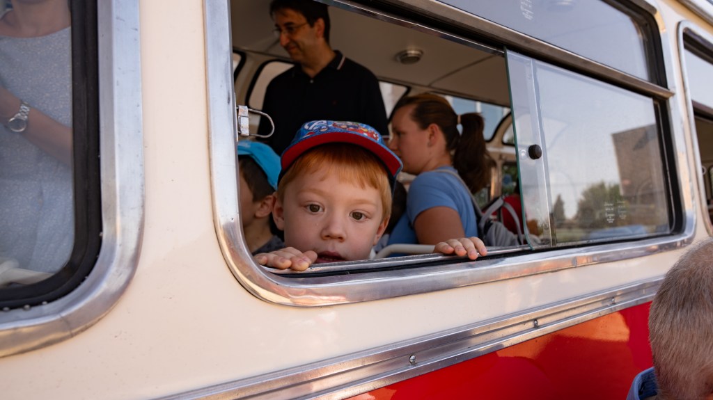 匈牙利著名的伊卡鲁斯汽车制造厂的前身今生—— 欧侨科技产业园区举办第十七届伊卡鲁斯日活动。